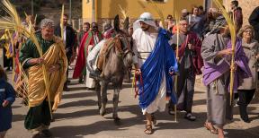 Trillo cierra una Semana Santa multitudinaria y llena de emoción con el regreso del Vía Crucis viviente 