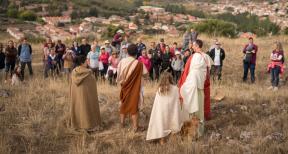 Villavieja Carpetana reúne a más de un centenar de personas para descubrir el pasado histórico de Trillo 
